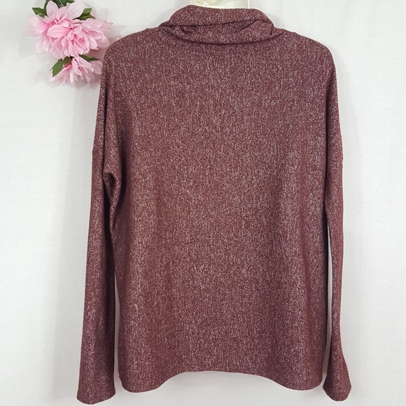 Everly Maroon Turtleneck Sweater M - Picture 2 of 4
